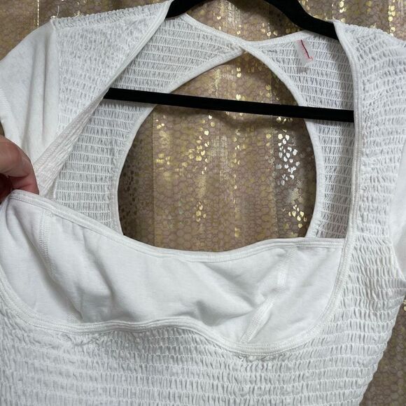 Free People White Strike A Pose Smocked Cropped Top Large NWOT - Picture 3 of 10